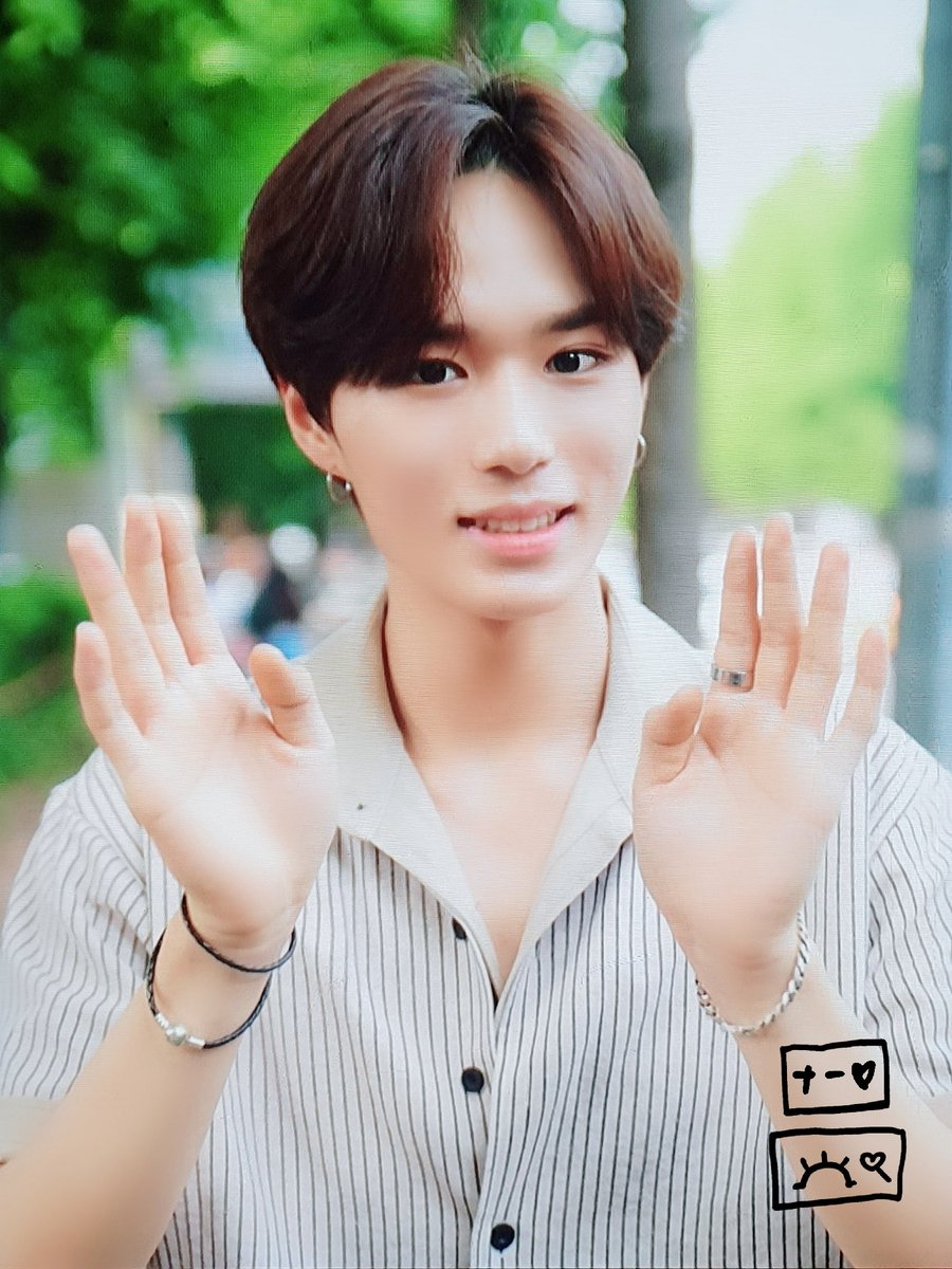Ieanerys's tweet photo. I MEAN LOOK AT HIM
MOM I AM IN LOVE
#roadtomullet
Β© to the watermarks
#κΉμ€μ #μλλμΈ #μλλλ #KIMJUNSEO #1THE9 #WONDERLAND https://t.co/zbN7bQwZdS