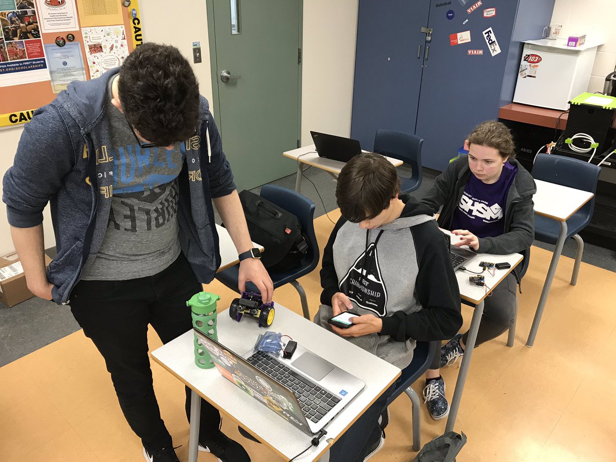 deb_lawlor's tweet image. #ocsbSHSM manufacturing and transportation students learning how to use microbits and collaborating to code K8 robots @AllSaintsOCSB @StFXOCSB #BeInnovative #codingEverywhere @InkSmith3D #learnByDoing thanks Steve Evraire @ONFE_ROPE for exposing our students to new skills