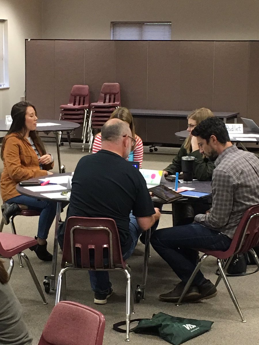 DLECoach's tweet photo. #VPSAmazing teachers sharing their learnings from #OSPI Highly Capable canvas modules as they prepare to apply them in action research in their classrooms. #VPSHiCap @molly_alcantar https://t.co/fx6RoiizKS