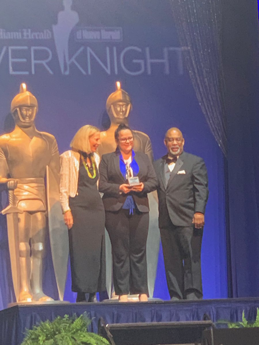 SMSHCobras's tweet photo. Congratulations to Lorenny Diaz for receiving the Silver Knight in Journalism. #mhsilverknights @MDCPSCentral @MDCPS #smsh2019 #silverselfie https://t.co/sDzWVOghkw
