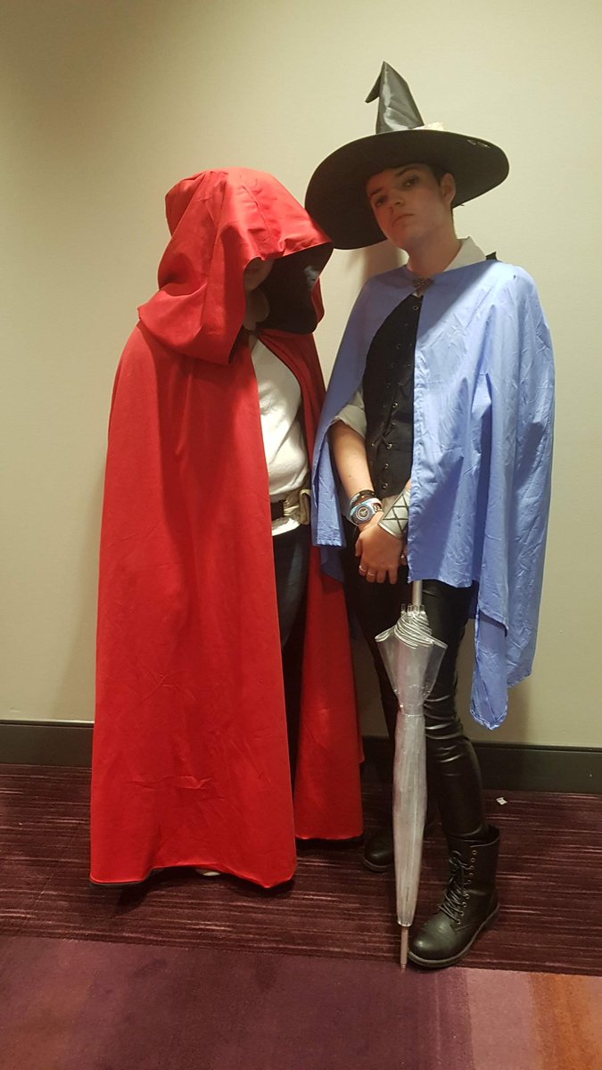 transkrbk's tweet photo. @tazweekly heres me and my best friend @em_charIotte as taako and a red robe aka ***** for this weeks #TheZoneCast character😊 #tazweekly https://t.co/UJryUyHYOW