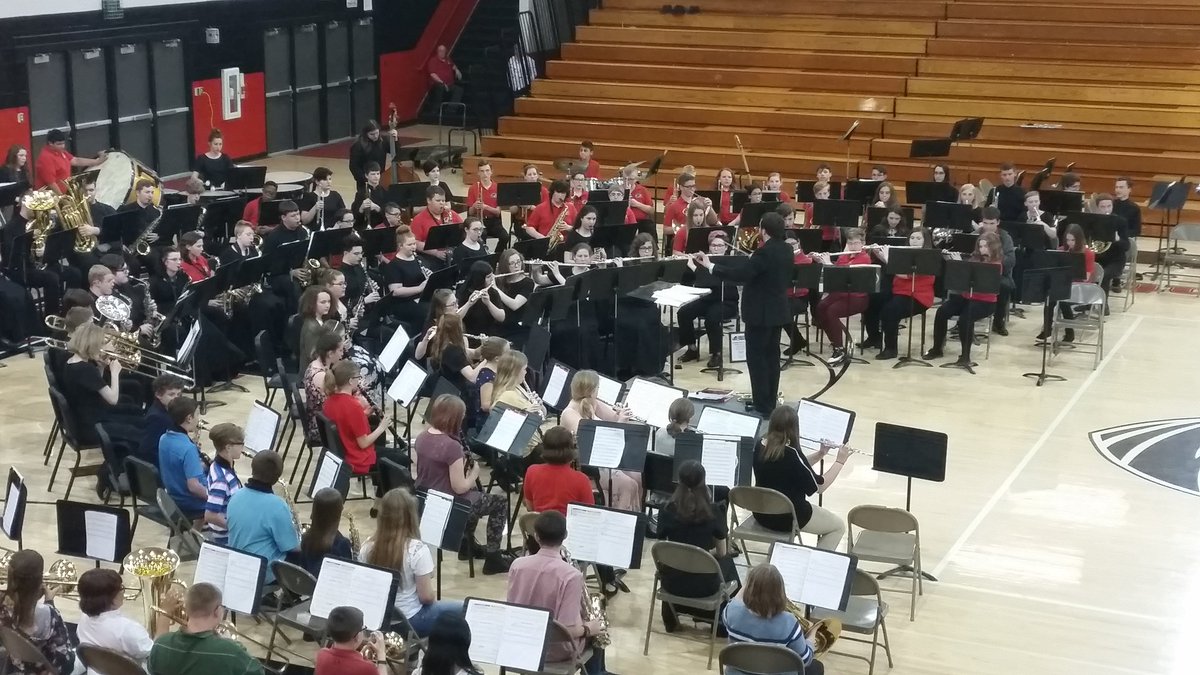 EastbrookHS1's tweet photo. Great job by all bands tonight at the All Bands Concert. https://t.co/Go9kCQp4MX