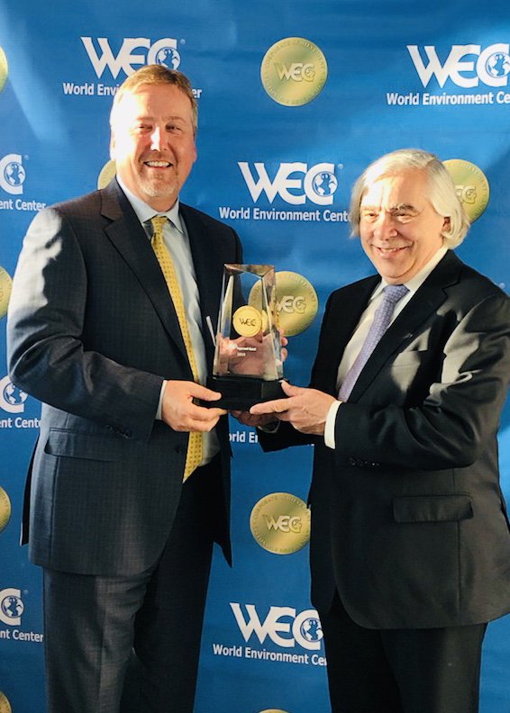 Trane_Tech's tweet photo. Honored with the @WorldEnvCenter‘s Gold Medal for Intl Achievement in Sustainable Development presented by @ErnestMoniz. https://t.co/mcIbOcWJZU