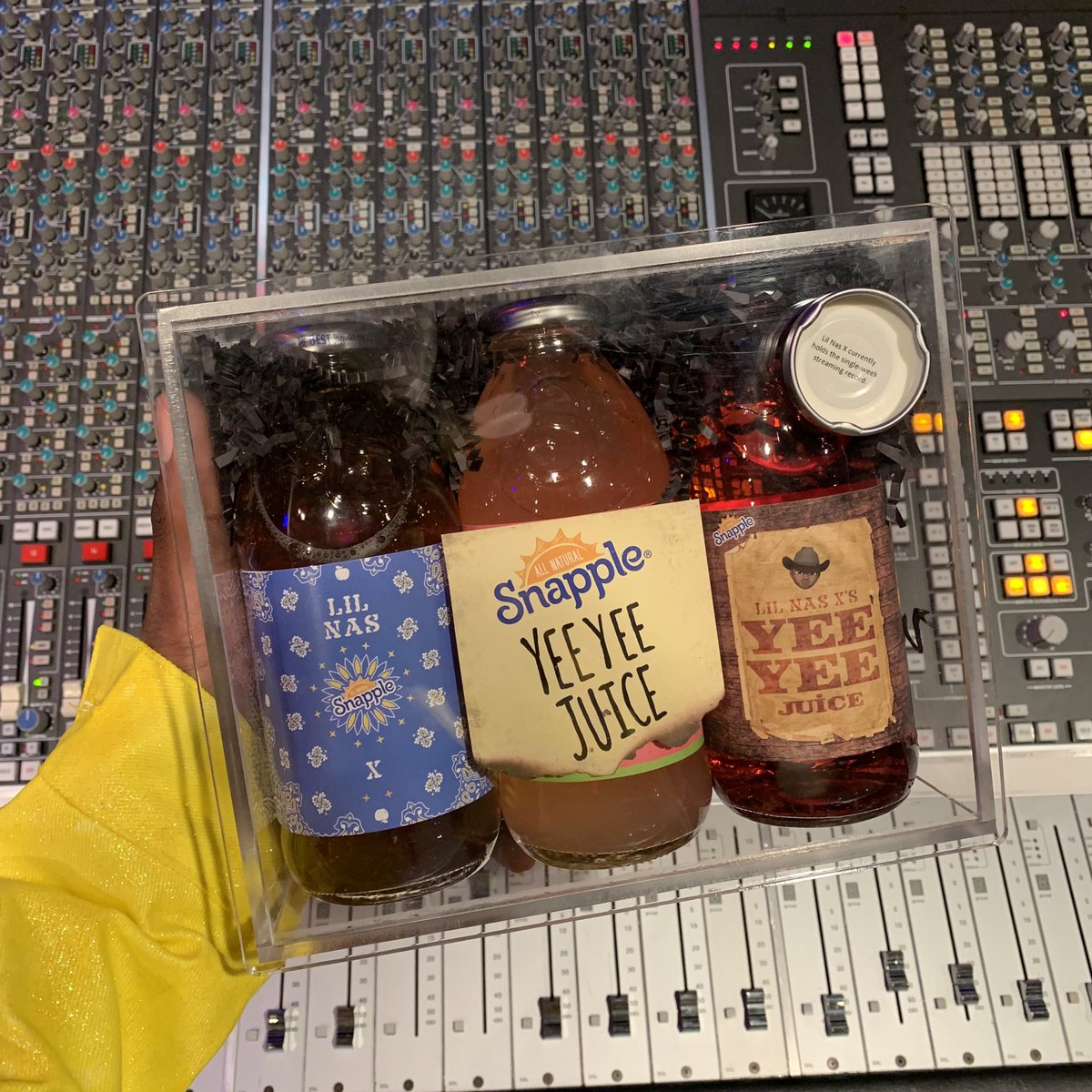 LilNasX's tweet photo. my jacket was so happy about my gift from snapple it got up and start walkin https://t.co/mlx7lgT0Kw