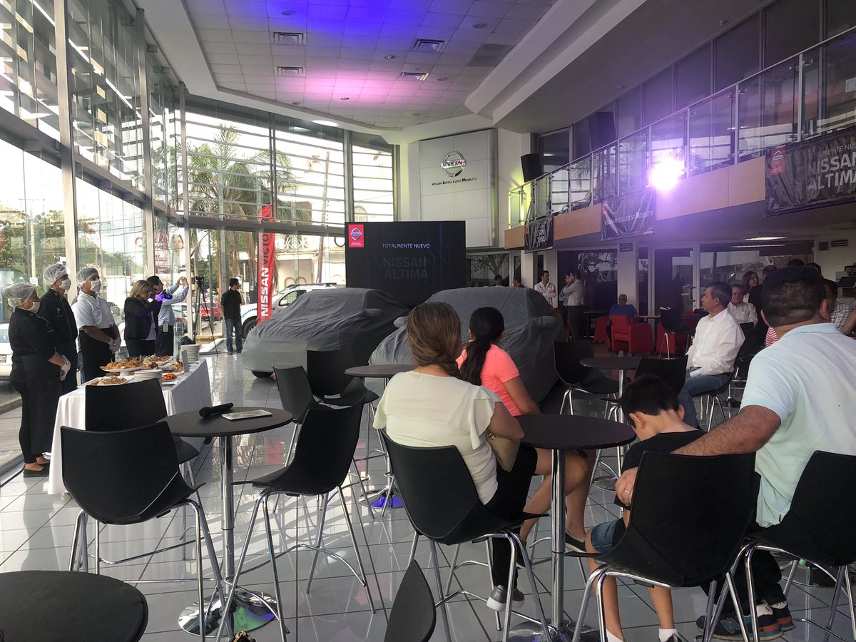 paco_ortegab's tweet photo. Saludos desde @nissanvictoria presentación #Altima2019 https://t.co/P67kW7RgqA