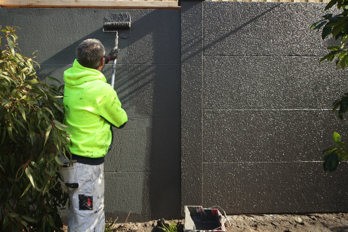 Hebel recommends using a 3-coat acrylic coating system with our product. Each coat plays a unique role and helps keep your house looking great for longer. For more information on coating options visit hubs.ly/H0hNXXk0