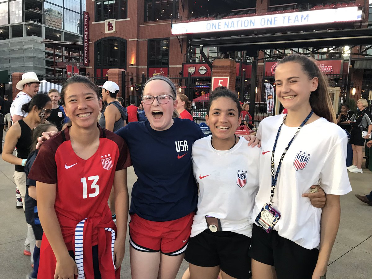 AUTiger75's tweet image. #USWNT #morush fun tonight in the Lou!