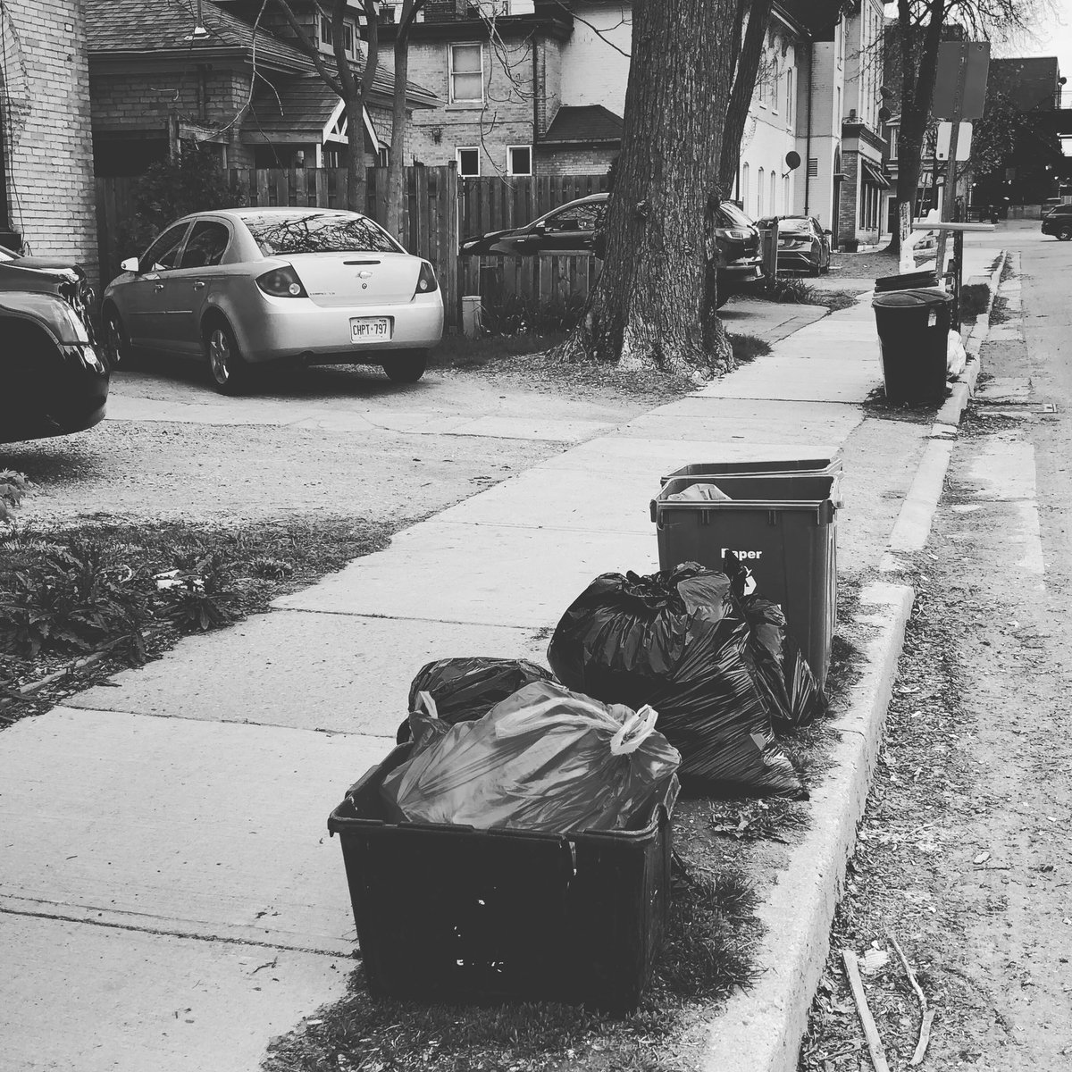 oevca's tweet photo. Happy #GarbageEve #oevldn. 
#ZoneF #englishst https://t.co/zpaGOVIESL