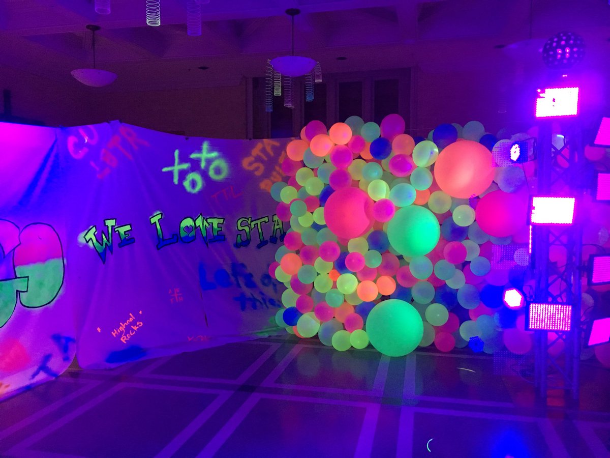 jenwattsSTA's tweet photo. STA class of 2019! Oh the Places You Will Go! Co graduation dance in neon 🤩#stasuccess https://t.co/Cowsc4grsb