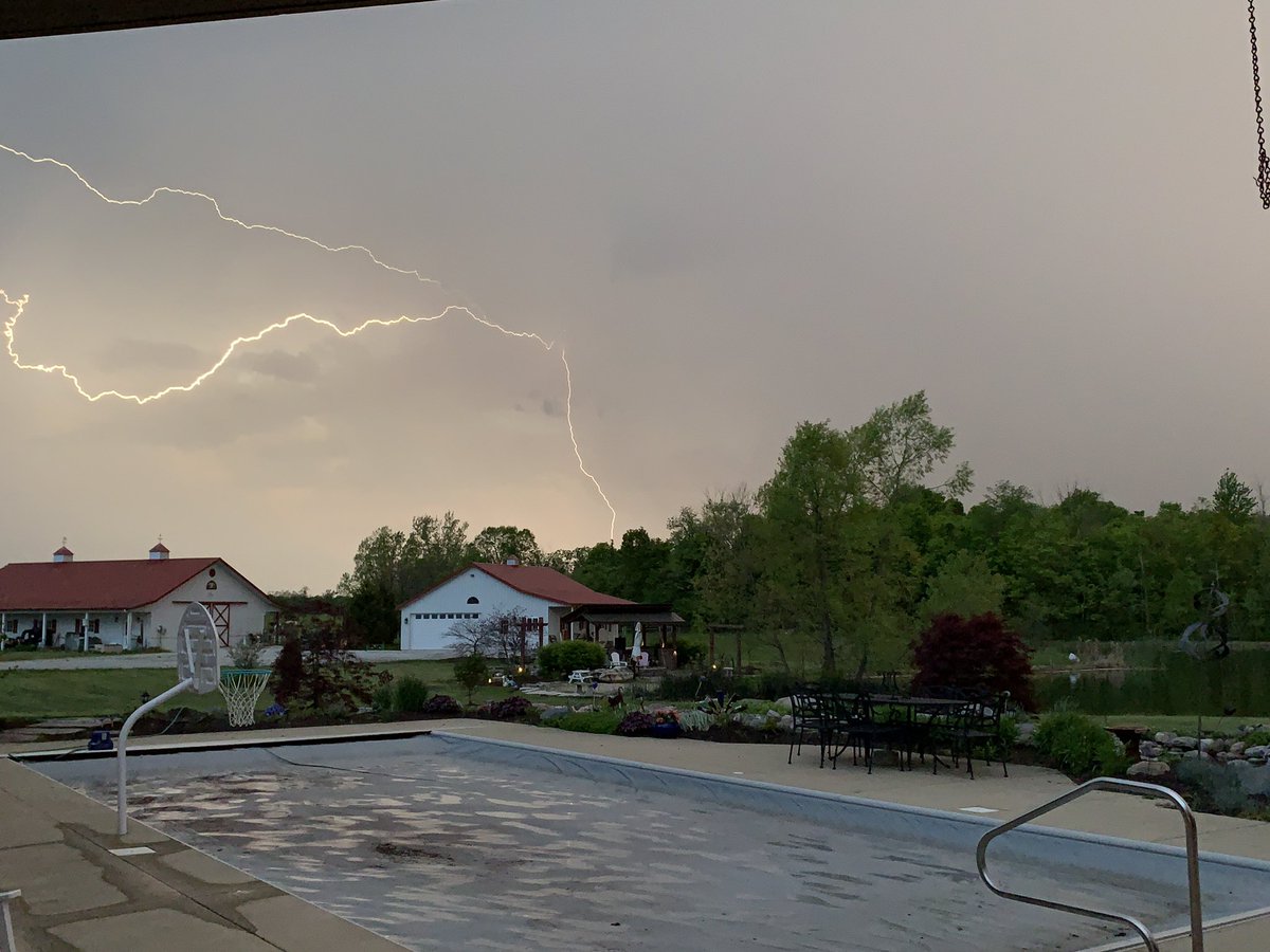 McKenzieHanelin's tweet photo. We love a good lightning moment😍⚡️ https://t.co/19AywvFPH5