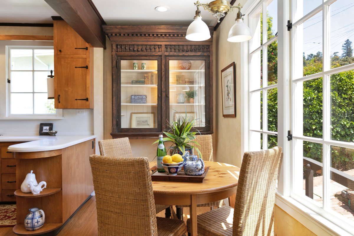 grubbco's tweet photo. Rare, distinguished architectural gem designed by Walter Ratcliff in 1916:
https://t.co/MfY0jhGrdl
#berkeley #berkeleyhome #architecture #luxuryportfolio #leadingre https://t.co/UsLJFLY0QI