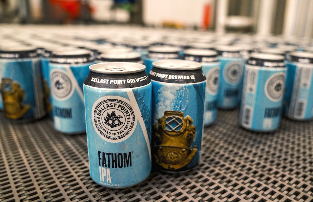 BallastPoint's tweet photo. Dive into our Discovery series with Fathom IPA. West-coast IPA style brew with just the right amount of depth. Enjoy a touch of malt on the surface with an ocean of zesty orange and piney hops below. #dedicatedtothecraft #FathomIPA https://t.co/ooG0Qit68p
