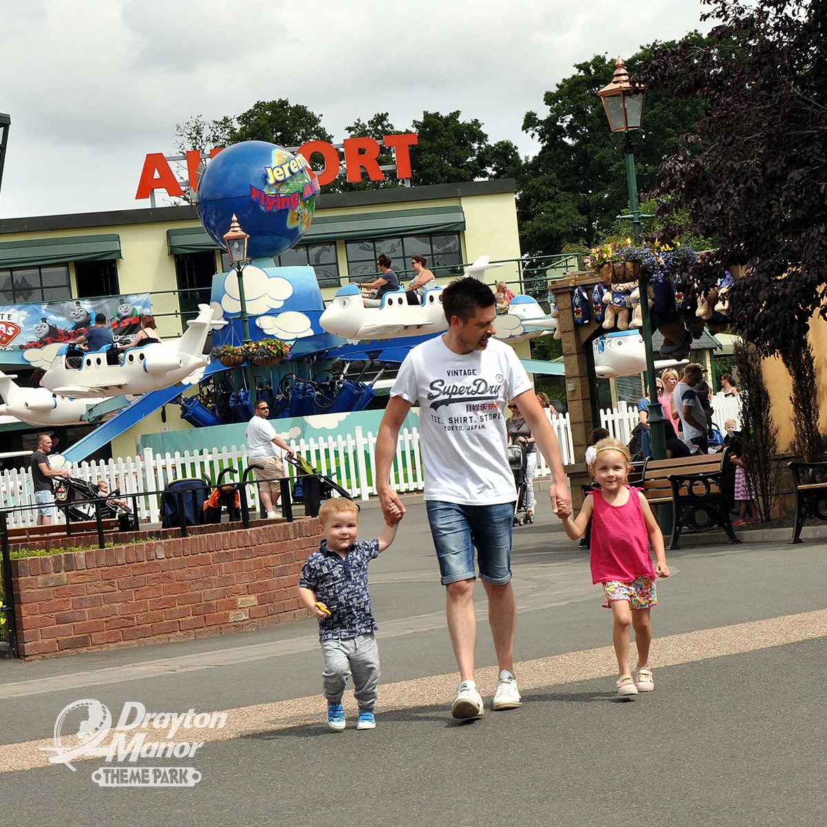 DraytonManor's tweet photo. Fancy treating yourself and your toddler to a fun-filled day with us? Simply RT and COMMENT on this post to be in with the chance to WIN one of five Adult &amp; Toddler tickets. #FreebieFriday https://t.co/gFchn9a6gw