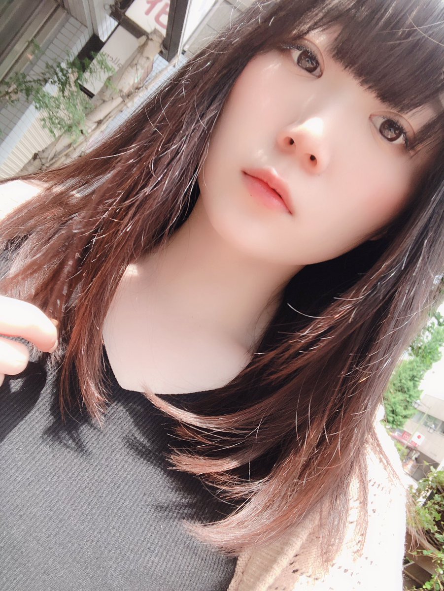 Uzivatel 有香 Yuka Na Twitteru 日にあたると髪の毛めっちゃ茶色 アイロンで傷んでるからなあ