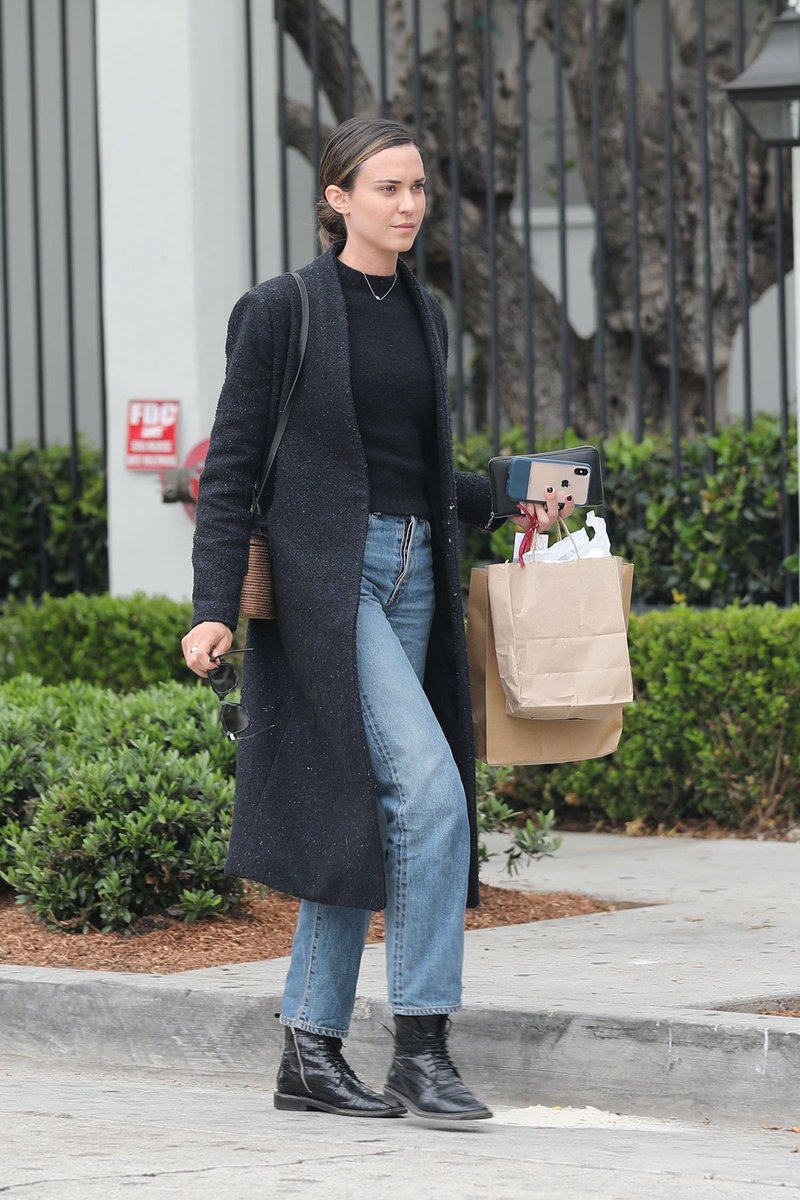 OdetteNews's tweet photo. Odette spotted in BH after brunch. https://t.co/AqbVA2ezfE