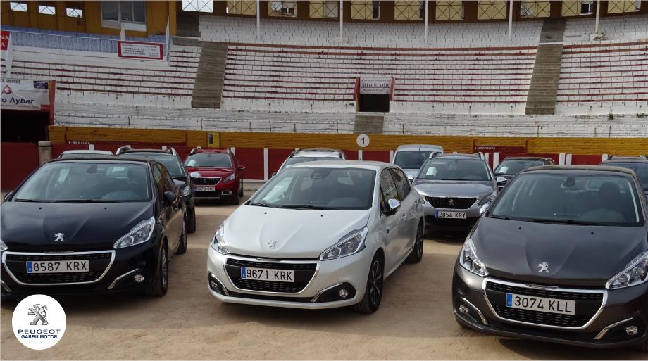 GarbuMotor's tweet photo. Buenos días‼️Ya tenemos casi todo preparado para comenzar el #FindesemanadelVehículodeOcasión en @cosodelascruces
🎉Inauguramos a las 12 de la mañana con los compañeros de @hyundai_guada y #bustilloautomocion.
👌Te esperamos todo el fin de semana.
#guadalajara #ocasion #km0 https://t.co/kdMz9OBrkE