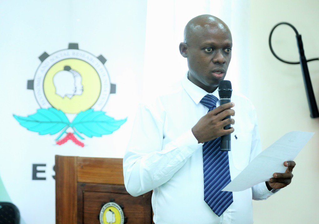 ESRFTZ's tweet photo. Mr. Danford Sango- Head of Governance and Capacity Building @ESRFTZ facilitating  the Public Seminar on Learner-Centred Pedagogy and it's implications for pupil's Schooling Experiences and Learning Outcome.
@FortunataMakene @LugendoPrudence https://t.co/W4pPd8ikH7