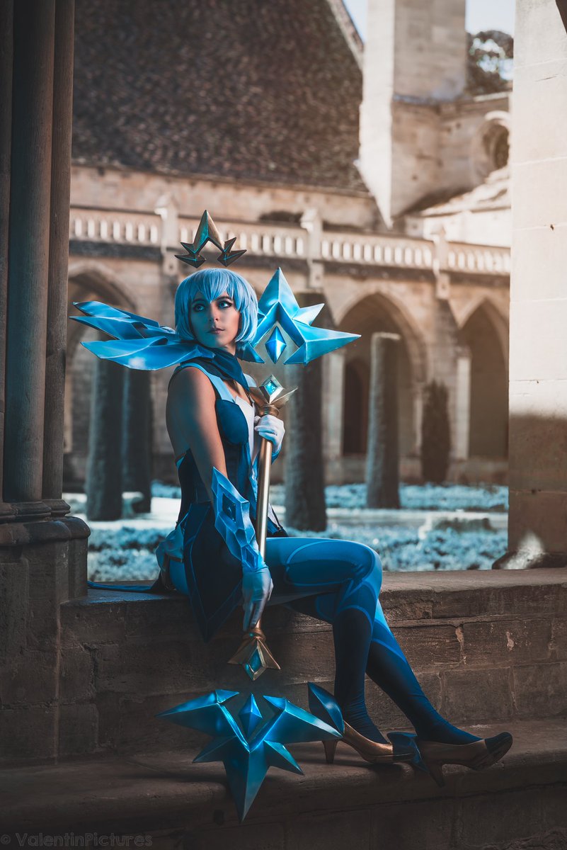 ChimeralArt's tweet photo. First solo pic of our Elementalist Lux photo shoot ! I'm hurry to show you photos of the whole group, they are so awesome ♥ But before this, let's enjoy this beautiful picture by 📸Valentin Offner *o*
#icelux #cosplay #leagueoflegends https://t.co/WakwWONY5m