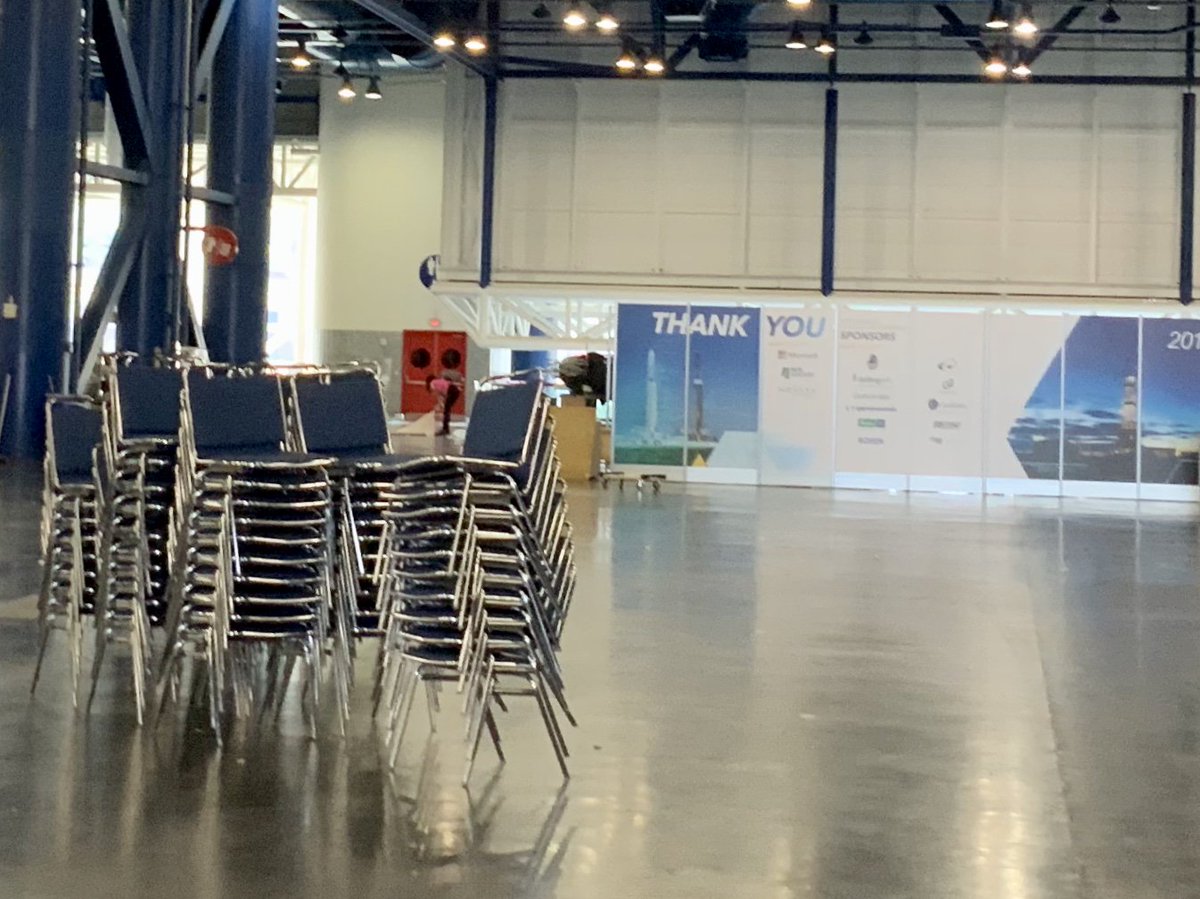 EosGNSS's tweet photo. And that’s a wrap! To all the attendees, partners, and #Esri staff, thank you for another great #EsriPUG! @EsriPetroleum #GIStribe https://t.co/tJlpoE3Oya