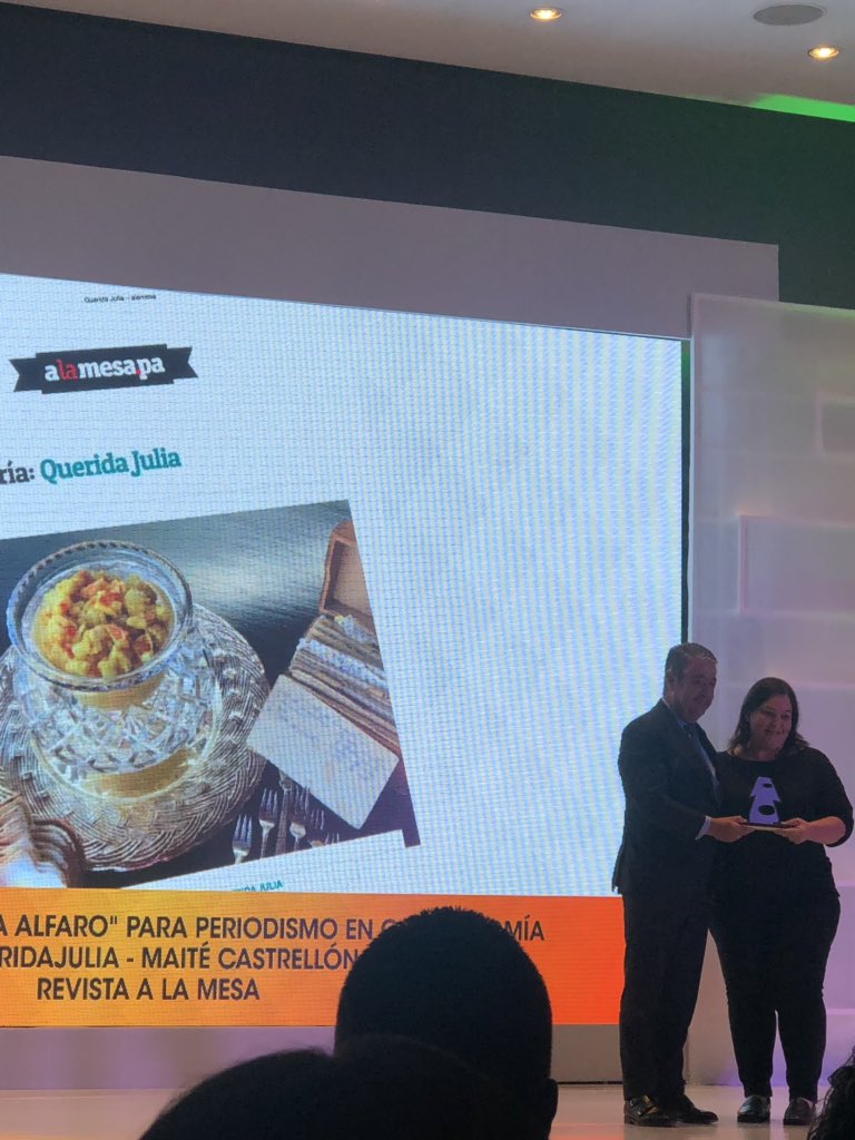chelledecorro's tweet photo. Premio periodismo gastronómico #Forumperiodistas es para @MaiteCastrellon editora de @alamesaprensa , creadora y autora del entrañable blog #QueridaJulia https://t.co/ADXxcUY6nY