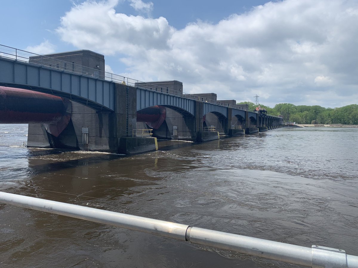 AGSm1th's tweet photo. Just one day left! Today we visited De Soto high school, Genoa Lock and Dam #8, @UWLaCrosse, and beautiful downtown La Crosse. #WisconsinIdeaSeminar https://t.co/9Ba96OWj37