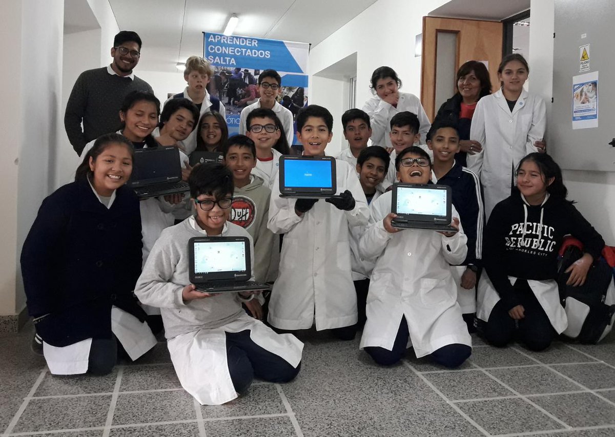 JoanaChocobar's tweet photo. #PrimariaDigital seguimos fortaleciendo el equipo de programador@s de la escuela de el Huaico #AprenderConectados https://t.co/ozCltDTOn5