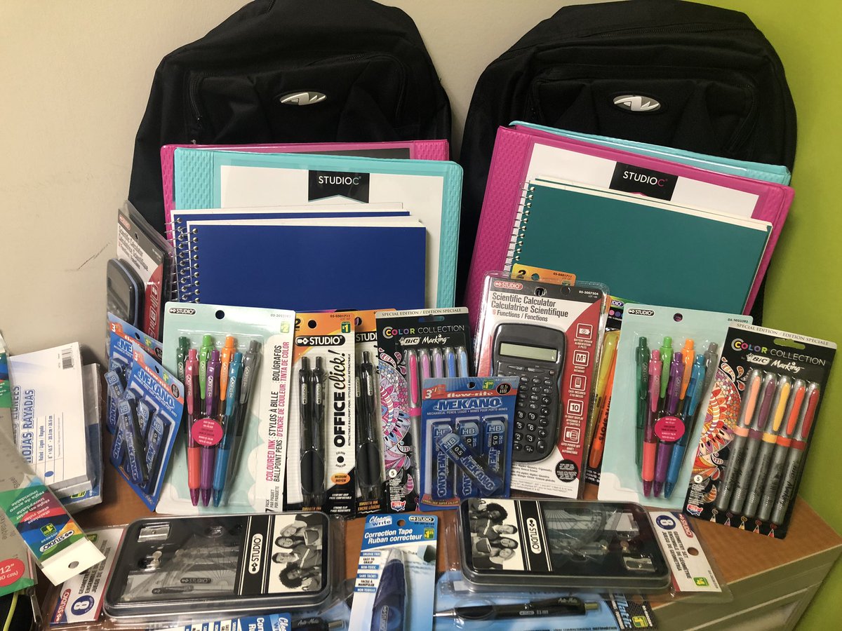 Zainab_TD's tweet photo. TD never fails to support its community when in need. Honored to represent woodbine 262, once again for another good cause ๐๐. #ProudTD #TDFam #schoolBagProject #TDUptown @JagDhaliwal_TD @NHenriques_TD @TD_Canada https://t.co/QGNdFYpbw7