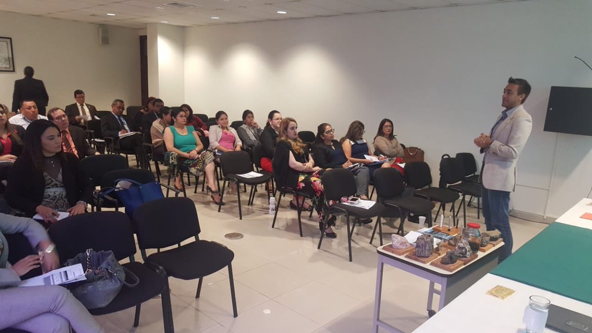 Esta tarde. 

Nuestro personal técnico brindó capacitación en la <a href="/EscuelaHonduras/">Escuela Judicial de Honduras</a> para los Jueces ,asistentes y magistrados de la corte de apelaciones; dicha capacitación profundiza aspectos sobre la Ley  General de Minera y su Reglamento, así cómo los diferentes Derechos Mineros