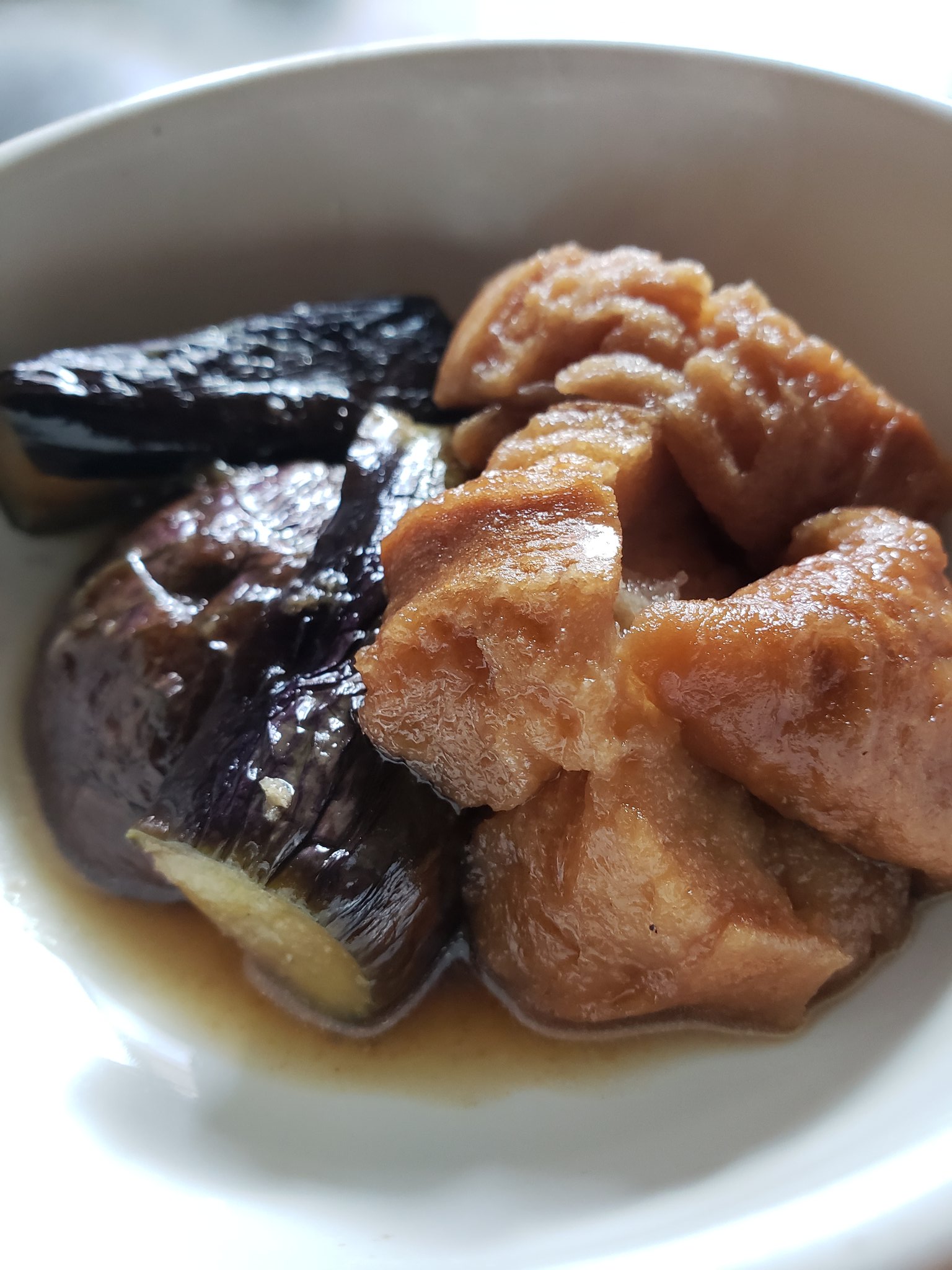 ボルサリーノ関 仙台麩となすの煮物 茄子は ことをなす と心願成就の縁起物 小麦でできたお麩はチャンスを発展させますよ 仙台といえば伊達政宗公 とてもお料理好きで 旬のものを使ったり おせちに陰陽五行を取り入れたりしていたそうです 伊達