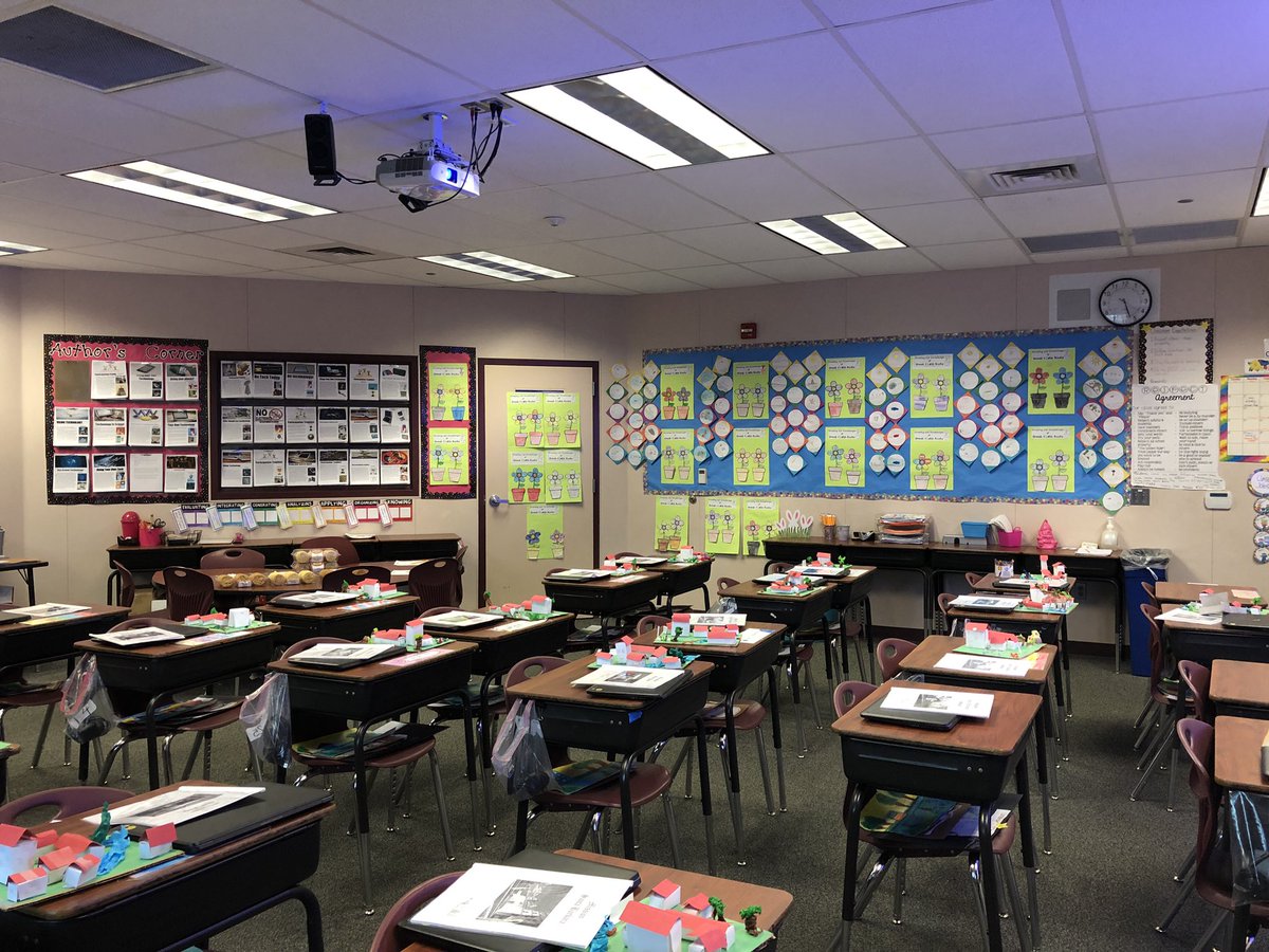 stephgteach's tweet image. Another successful Open House! 💗 #MFHhuskies