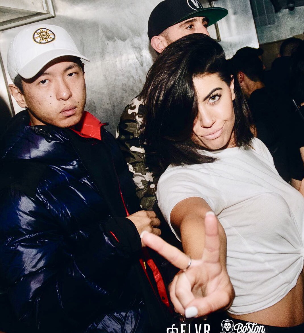 barguy's tweet image. Bruins Light it up in Carolina - Now get ur butt over to Down and  Let’s get this Party started!!! #DownBoston #FlavorMedia