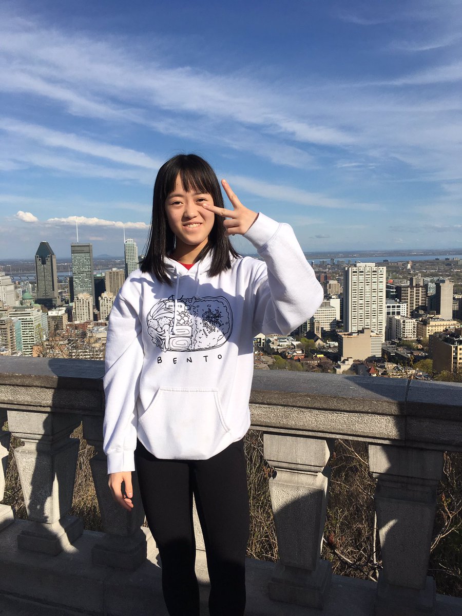 AprilQinz's tweet photo. No one:
Literally nobody:
Emma: 👁👄👁✌️ https://t.co/2D0cVpAFyE