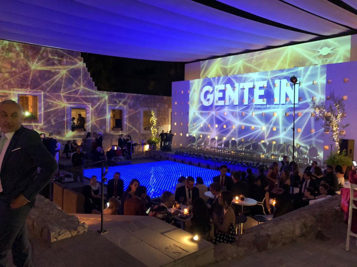 leedfireworks's tweet photo. 15 años Gente In ✨💥💫#ZacatecasDeslumbrante #GenteIn #Aniversario https://t.co/ZwGrat16G6