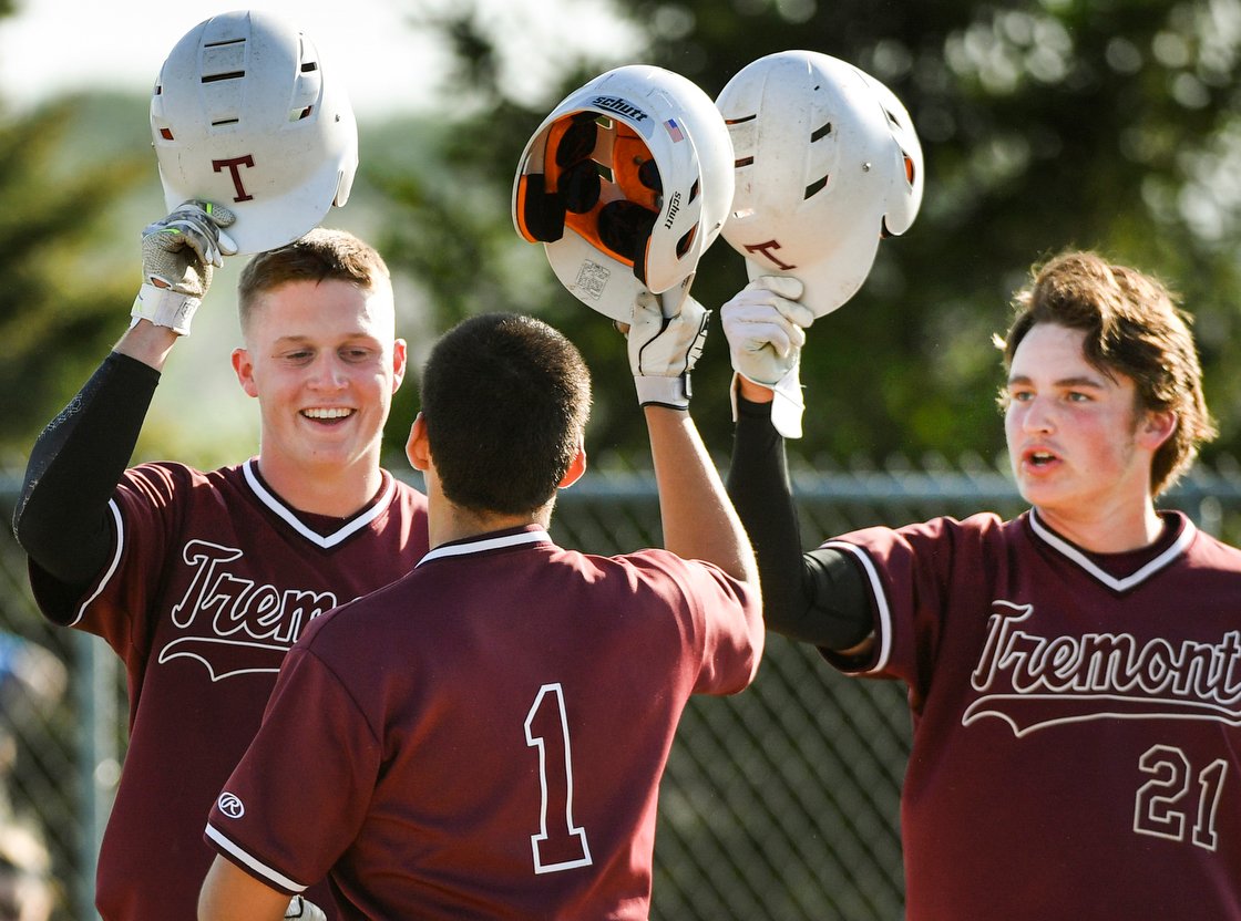 RojoPix's tweet photo. After #Tremont had a commanding lead of 9-0 in early innings, #DeeMack roars back, but Tremont pulls it out for a 12-11 win in Class 2A Tremont Baseball Regional.https://t.co/1XwtnDoFGf #pjspreps https://t.co/kX1DFVH04e