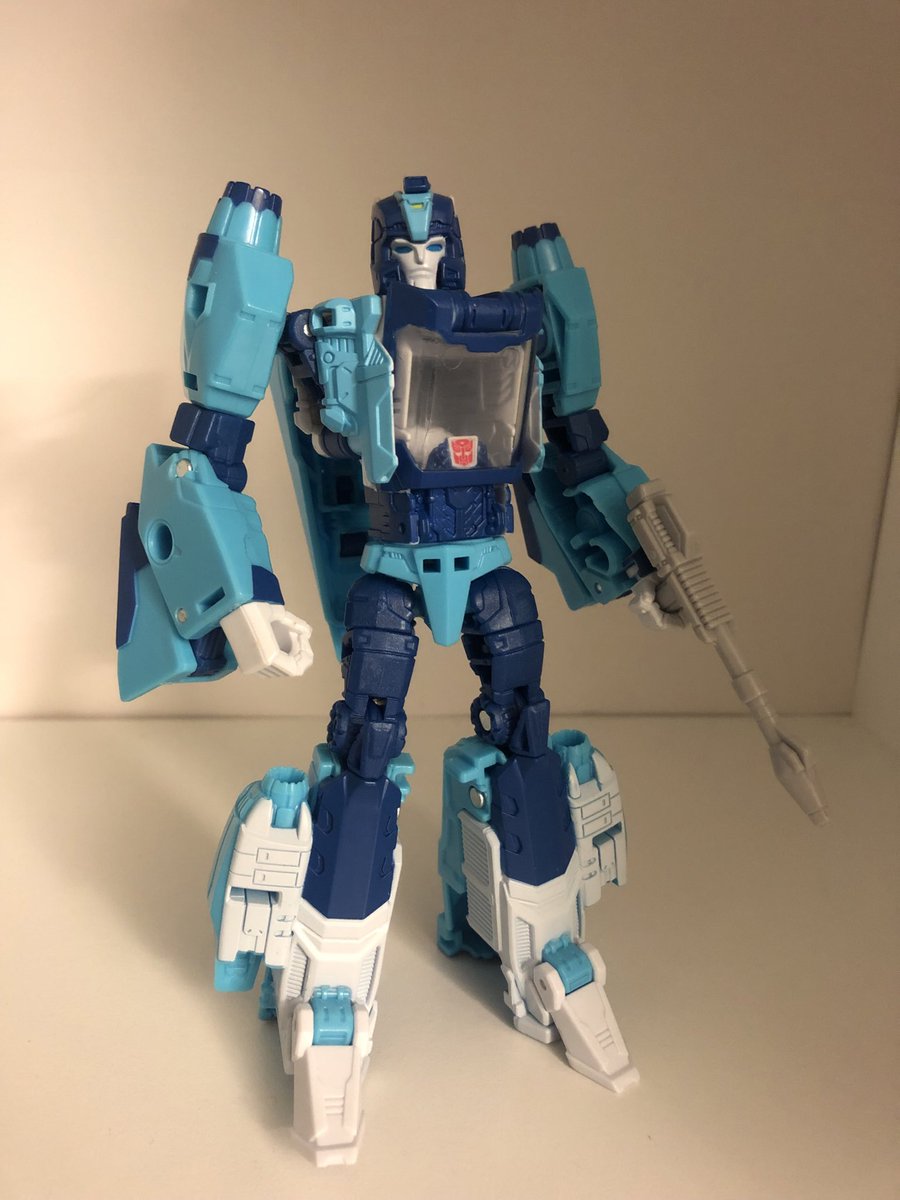 80sForNow's tweet photo. #Blurr has always been one of my favorite #Transformers, and his #LG25 #Deluxe design from the #TitansReturns line is very well done, cool color scheme. I can almost hear #JohnMoschittaJr’s voice. 

Follow me for more pics of toy fun. 😎 https://t.co/mFbjkNMWVR