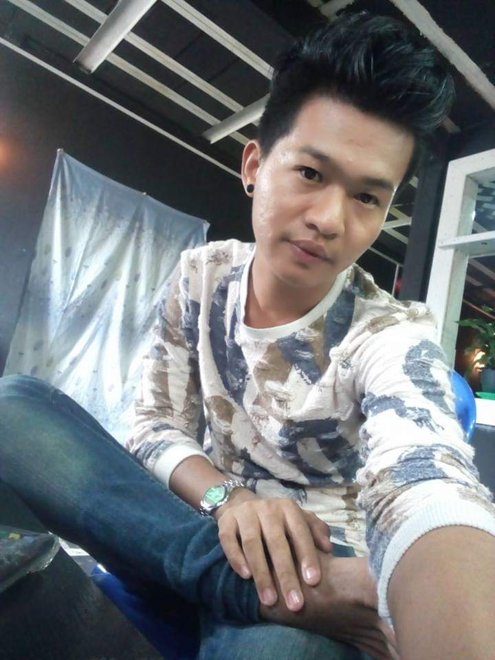 Mickey75242883's tweet photo. ပံု​ေတာ့တင္​လိုက္​ပီသူမ်ားလိုမ​ေခ်ာ​ေတာ့အထက္​မလုပ္​ခ်င္​ၾကပါဘူးဗ်ာ https://t.co/KziPHrmnol