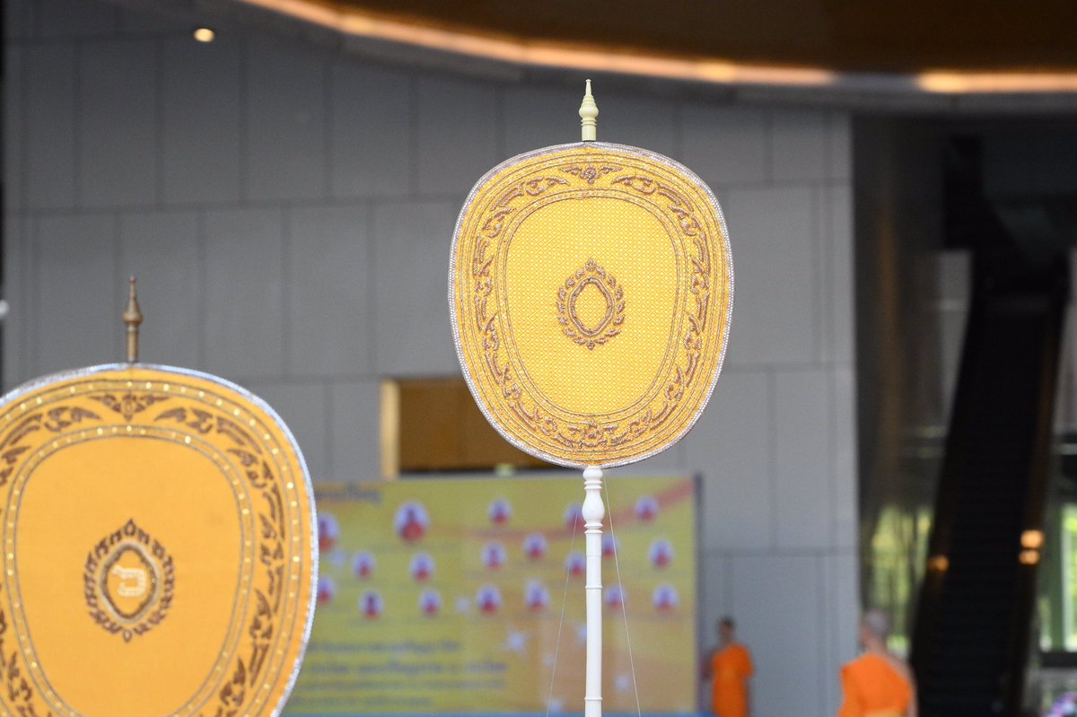 DhammakayaInfo's tweet photo. 17พ.ค.2562 พม.ดร.สุธรรม สุรตโน (ป.ธ.9) พอจ.ใหญ่ ร.ร.พระปริยัติธรรม สำนักเรียนวัดพระธรรมกาย และพุทธศาสนิกชน ได้จัดพิธีส่งตัวพระภิกษุสามเณร ผู้สอบผ่านบาลี ป.ธ.9  5รูป (นาคหลวง1รูป) และ ป.ธ.6  26รูป เพื่อเข้าพิธีทรงตั้งเปรียญธรรม ณ พระอุโบสถ วัดพระศรีรัตนศาสดาราม ในพระบรมมหาราชวัง https://t.co/ClRHYHnOGV