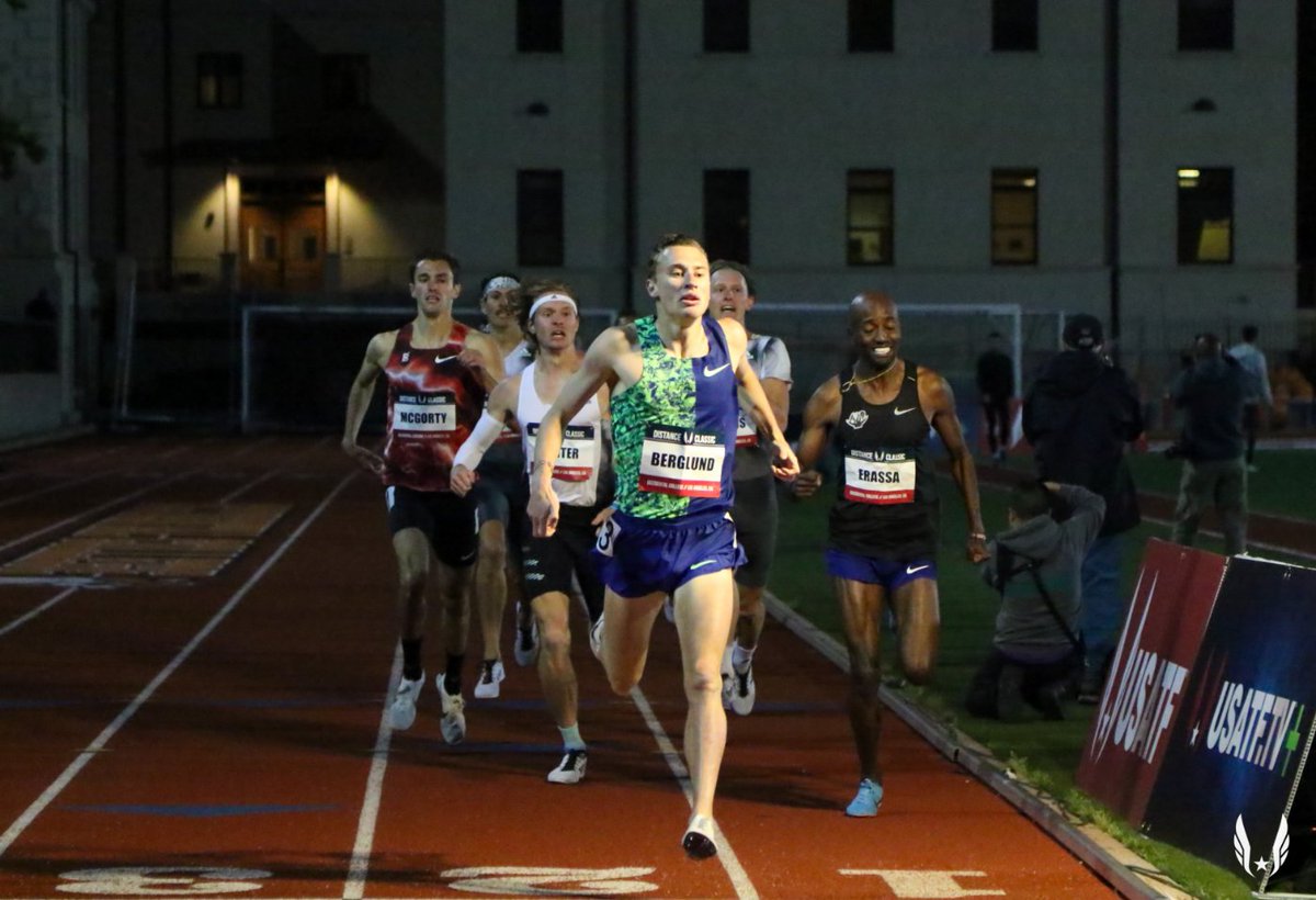 Kalle Berglund wins the 1500m in 3:37.84!