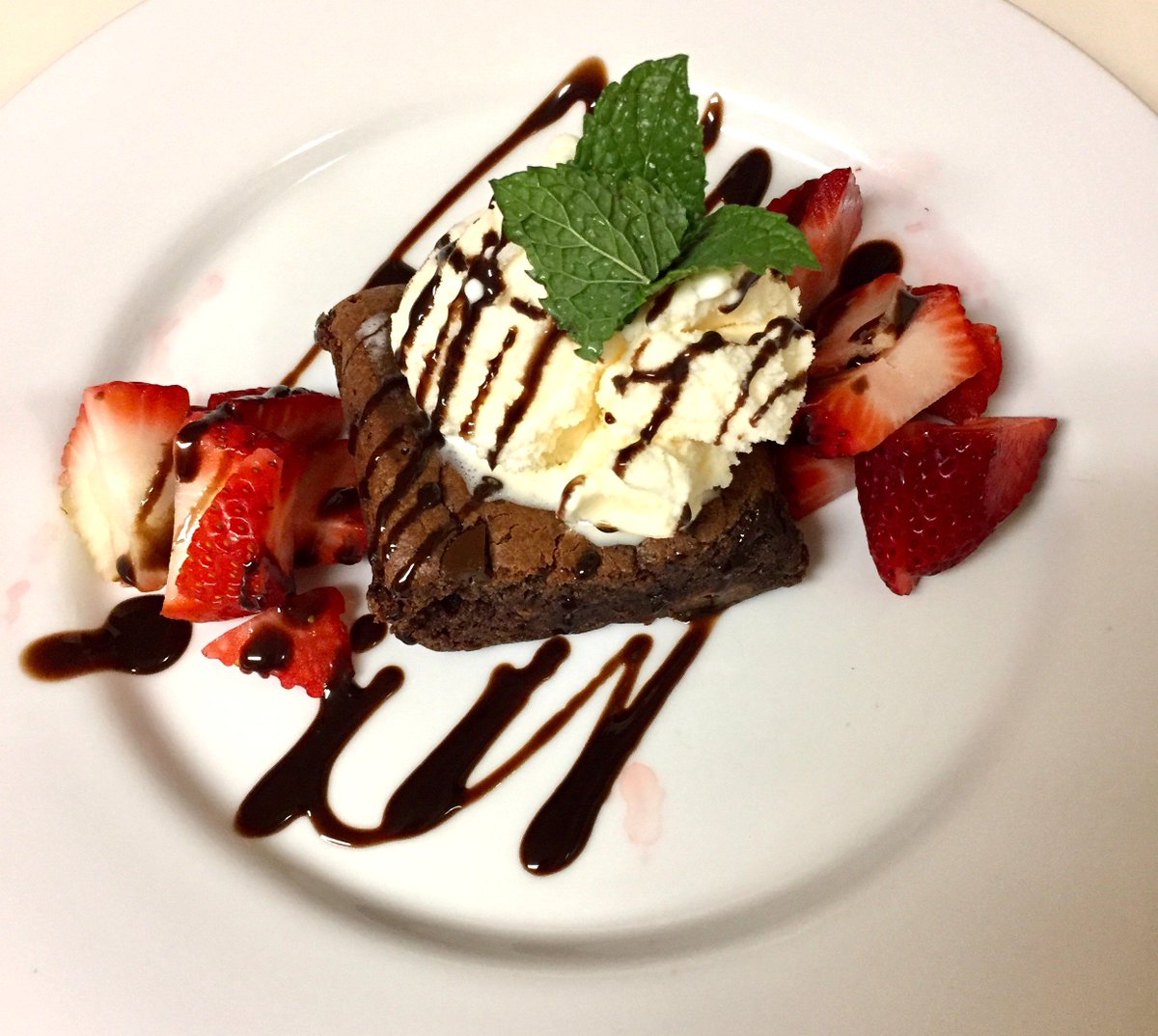 Oh the things you can do with a <a href="/Starbucks/">Starbucks</a> brownie you brought home. #desserts