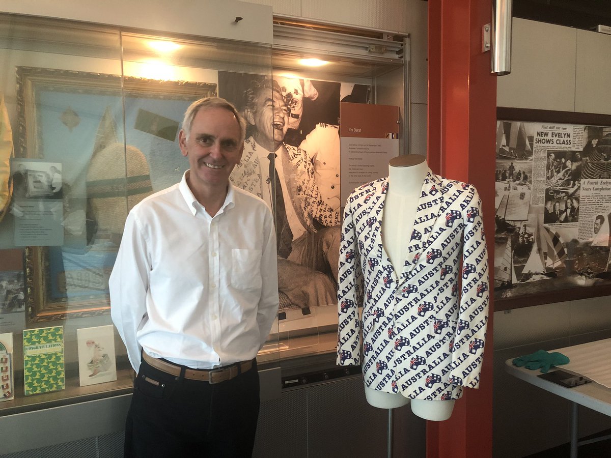 Nicolas Perpitch On Twitter Paul Burnham With The Jacket He Had Made Out Of Tea Towels And Handed To Bob Hawke On The Night Of The America S Cup Win Https T Co Beryrlvwrk