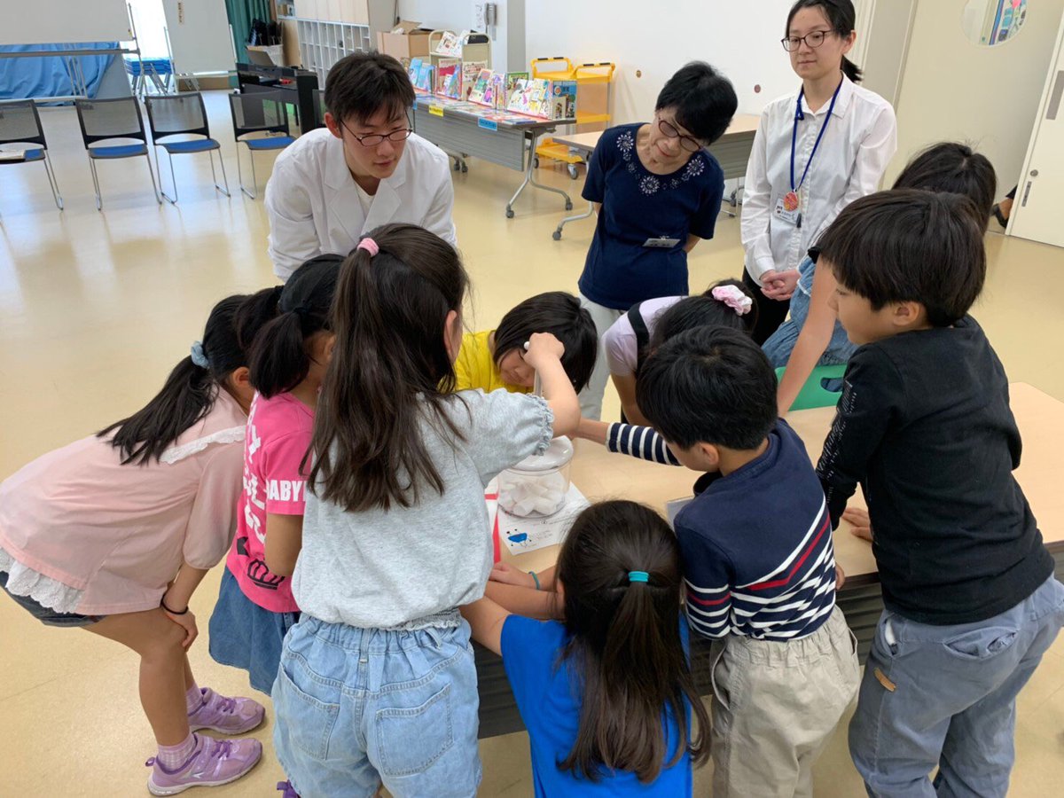 sse_tokai's tweet image. おはようございます！

5月12日に、江戸川区のこども未来館で行われている「音ゼミ」に参加してきました！

音ゼミではスクリーンの説明や、音に関する様々な実験を行い、子供達に楽しく学んでもらいました。