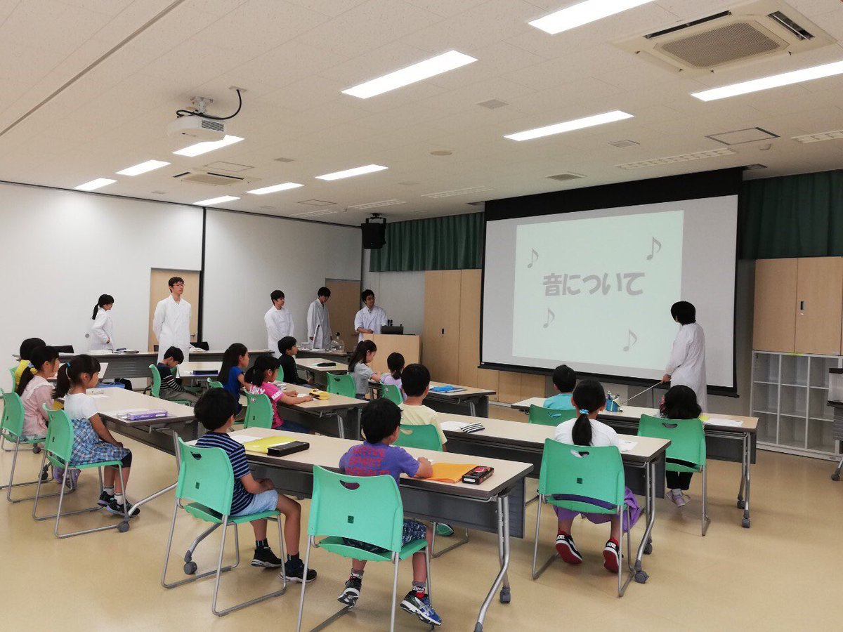 sse_tokai's tweet image. おはようございます！

5月12日に、江戸川区のこども未来館で行われている「音ゼミ」に参加してきました！

音ゼミではスクリーンの説明や、音に関する様々な実験を行い、子供達に楽しく学んでもらいました。