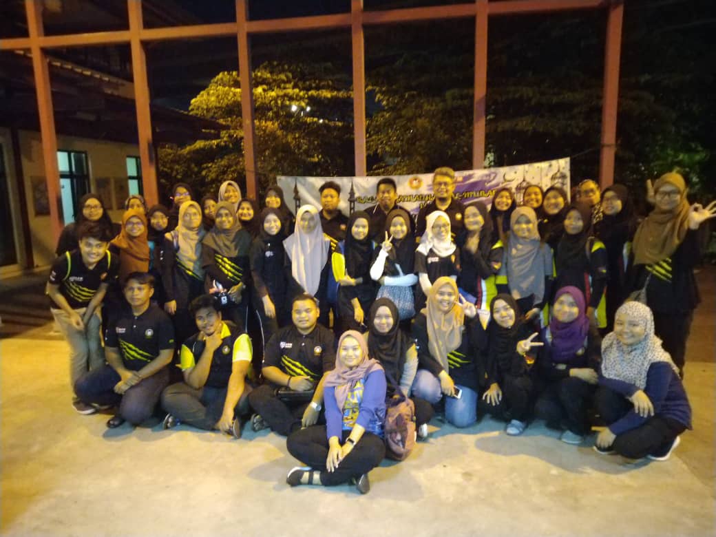 itri_nur's tweet photo. Program terakhir untuk sem ni 🎉

#ProfDrN 
#BBM3410Dua 
#Minggu13UPM 
#MultimediaRamadan 
#RezekiYangAdaElokDikongsiBersama https://t.co/wkEUHXq3pn