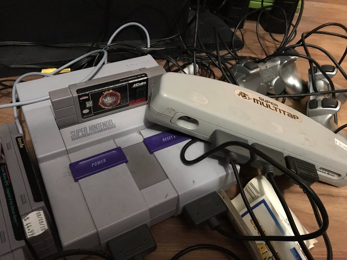 WatdaFx41's tweet image. HE’S ON FIRE! #NBAJam #SNES #Multitap