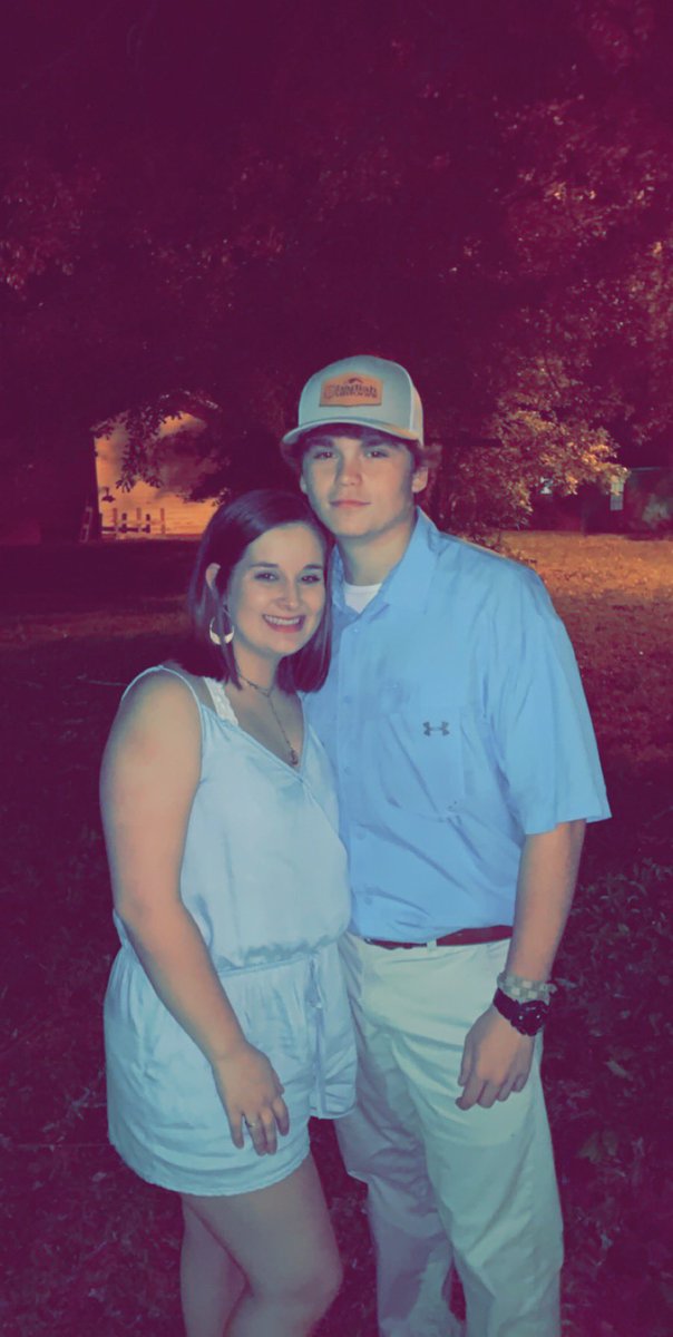 partridg3's tweet photo. i just wanna take a second to show everyone how beautiful my sweet girl is😍😍 https://t.co/TH9aKxiCTE