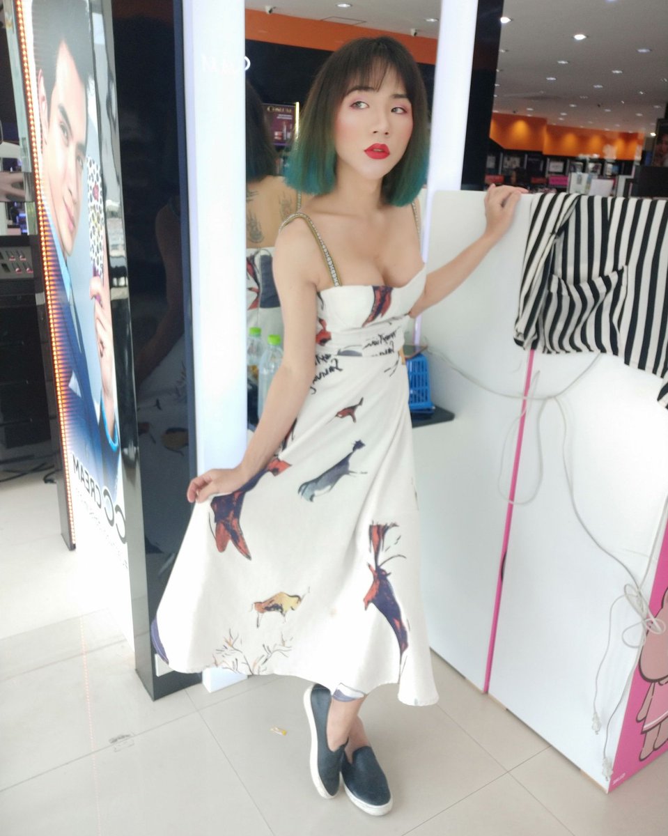 Gifzys's tweet image. ใครจะดีเลี้ยงน้ำเค้าโหน่ยยยยย ?
#Rayoung