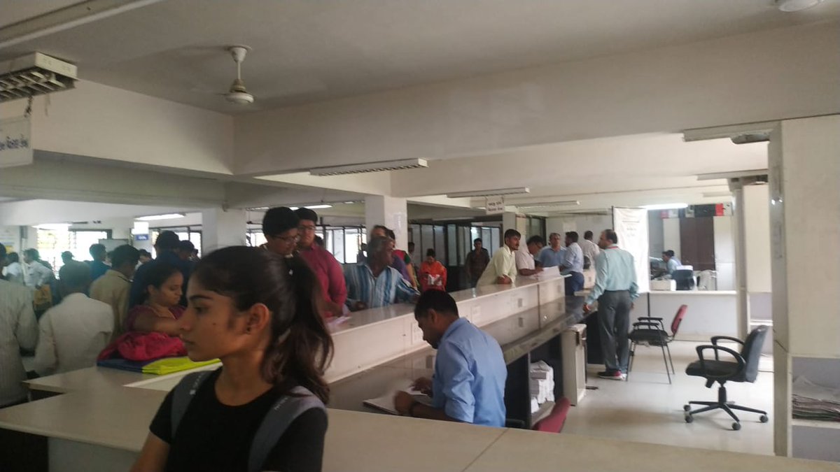 ProSampark's tweet photo. @CollectorGnr @RACGandhinagar 
#gandhinagar Dist.
A Bit More Traffic In Jan Seva Kendra Gandhinagar.
Welcome Now And Take Benefit. https://t.co/9M06tqGRaU