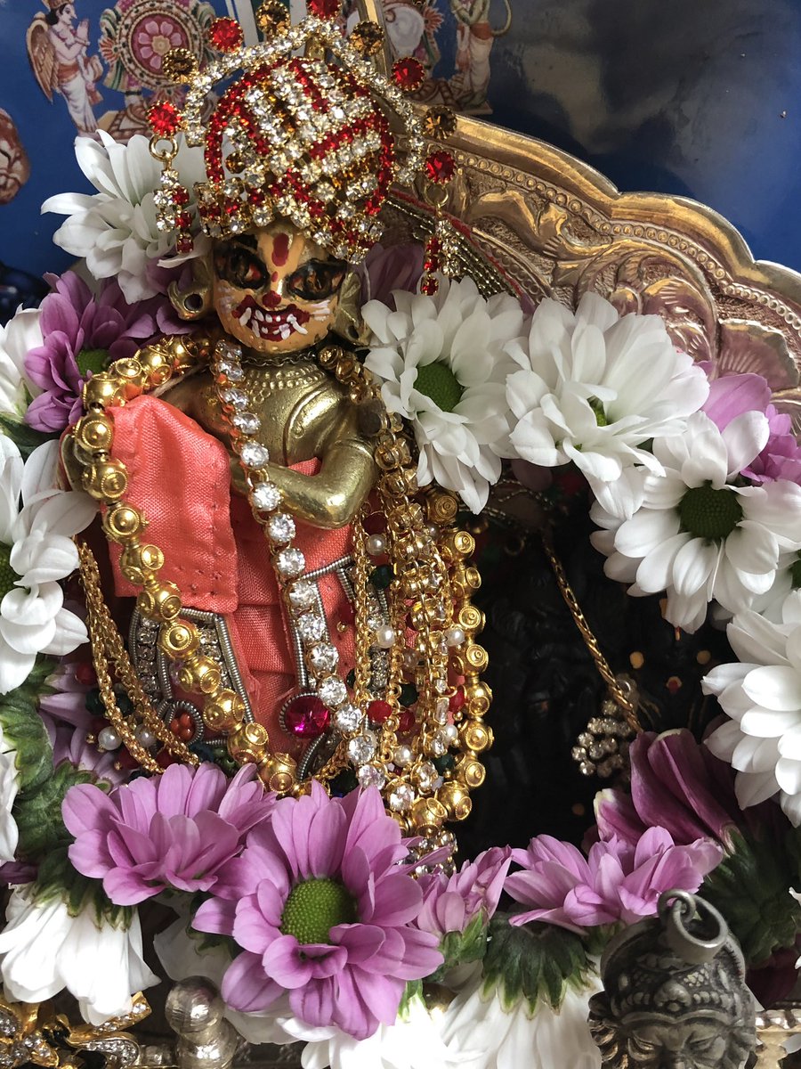 vishwananda's tweet photo. Wish you all a #bless #Narasimha Chaturdasi may his #mercy remove all worries on your path to complete #surrender to his lotus feet n may he awake real #love in ur #heart so that u may accept urself how he made u n respect all as his creation Om namo Bhagavate Narasimhaya https://t.co/D1sDNrQ6R4