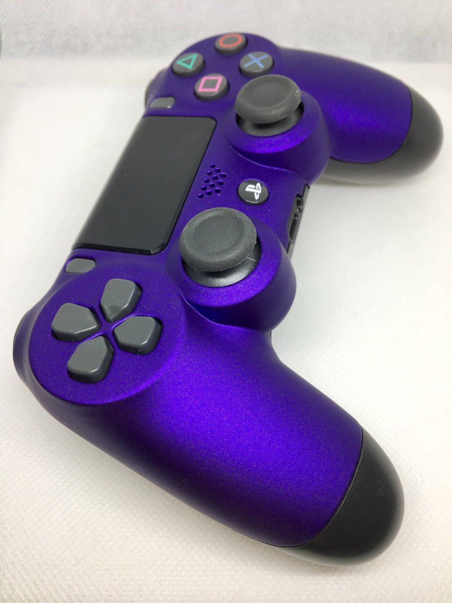 GeekServices's tweet image. Salut à tous, une nouvelle teinte disponible:
La « Purple Velvet » softtouch🍑
Effet extra mat avec un effet velours des plus Extra! Sublime😍
Possibilité d’integrer un pseudo ou logo selon vos envies✌🏻
#Geekcontroller #Ps4 #Velvet 
geek-services.fr