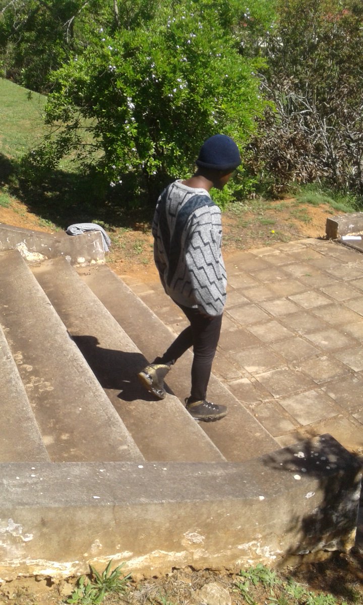 BMayne5640's tweet photo. Future Mfana, future designer! #BeeMayne #ThirdEYEtalianEP #RealEYESEP #Nirvana #Music #Art #Designer #Friyay #FridayFeeling #Mmemberville https://t.co/OovSk6XWZq